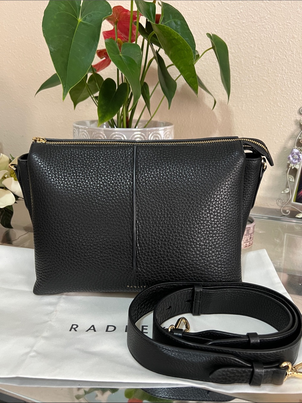 RADLEY LONDON Black Pebbled Leather Crossbody